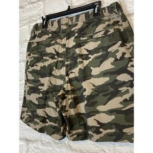 SAVANE Camo Cargo Shorts Mens Size 38 Six Pockets Hook/Loop Pockets Camouflage